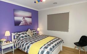 Designer Decor Home With 8Beds At Williams Landing